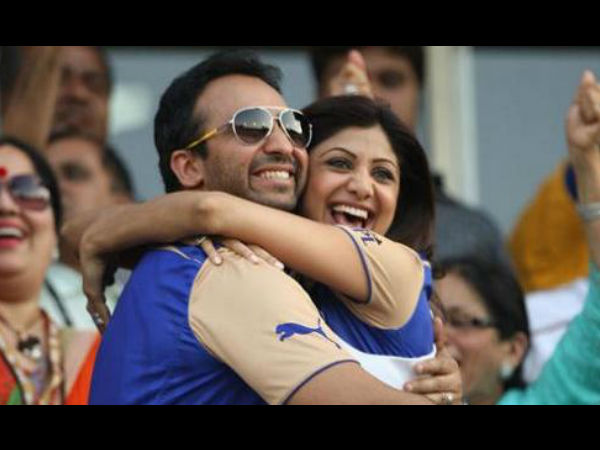 ராஜ அம்சத்துடன் ஷில்பா