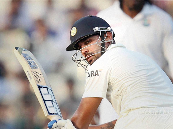 விஜய் 39 ரன்கள்