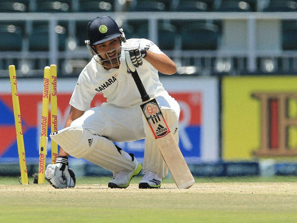 421 ரன்கள் குவித்து அவுட்