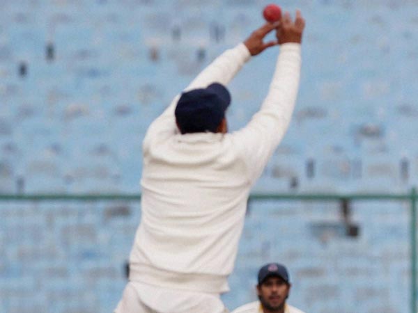 அறிமுக வீரர்கள் ஈஸ்வர் பாண்டே, பின்னி