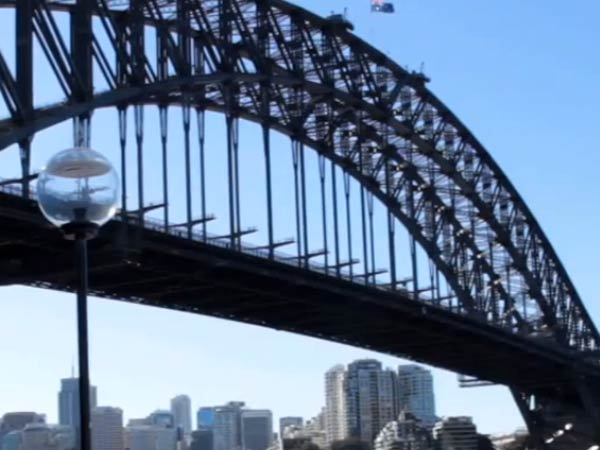 தற்கொலைக்கு முயற்சித்தவர் இங்கிலாந்துக்காரரா...