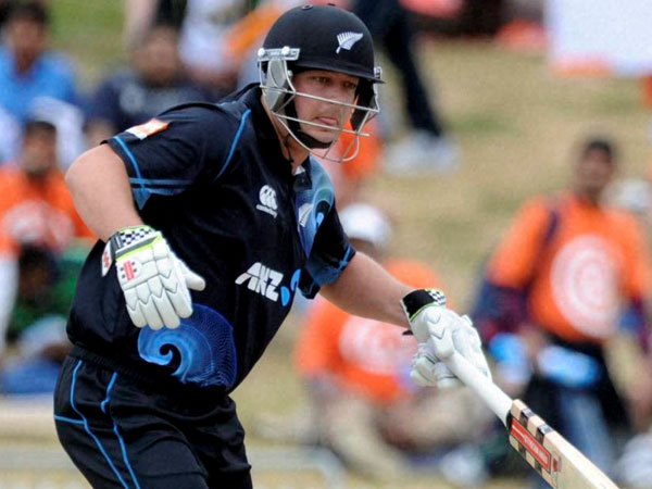 குப்தில் சதம்