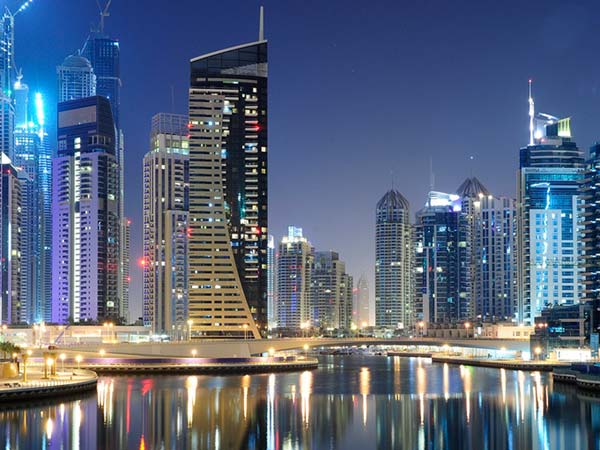 அருமையான போக்குவரத்து, ஹோட்டல்கள்