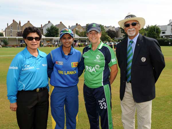 ஐசிசி மகளிர் உலகக் கோப்பையில் பணியாற்றஇயவர்