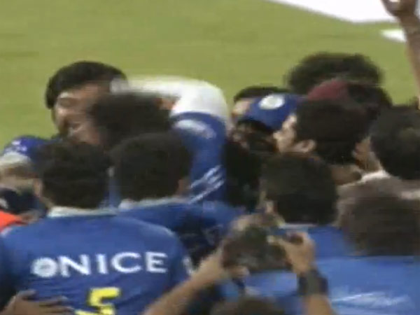 கிச்சாவின் பாராட்டு