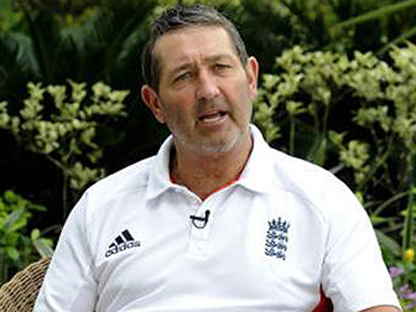 456 ரன்கள் குவித்த கிரஹாம் கூச்