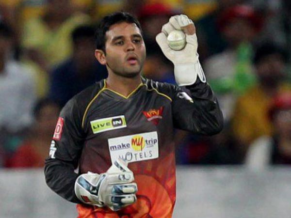 பெங்களூருக்கு மாறிய பார்த்திவ் படேல்