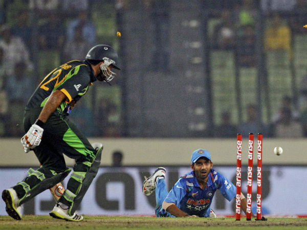 வெறிச்சோடிய கேலரிகள்...