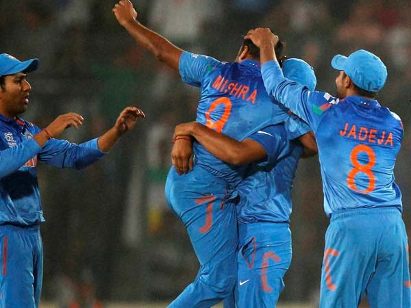 மிஸ்ரா 2 விக்கெட்