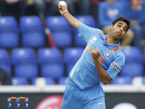 பட்டையைக் கிளப்பும் பந்து வீச்சு