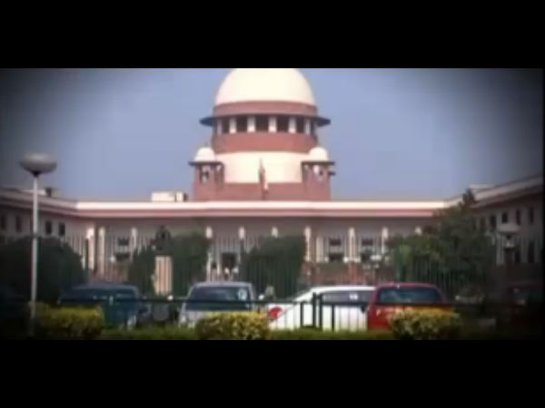 உச்சநீதிமன்றத்தில்.. உச்சநீதிமன்றத்தில்..