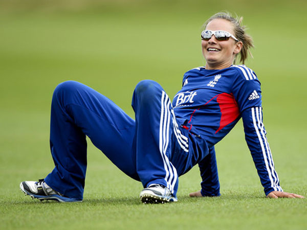 திடீரென சிக்ஸ் அடித்த டேணியல்