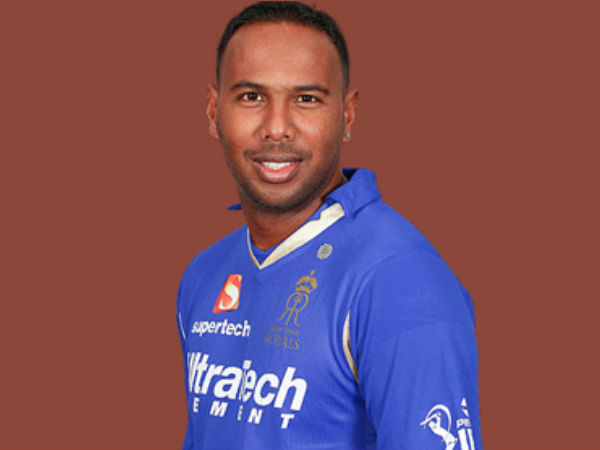 பந்து வீச்சுக்கு பத்ரி