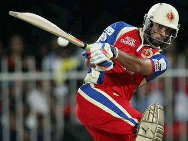 பழைய பன்னீர்செல்வமாக வந்த யுவி