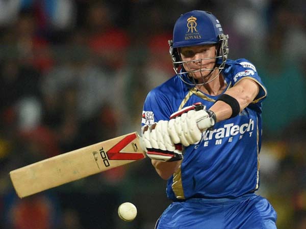 நிமிர்த்திய ஸ்மித் 