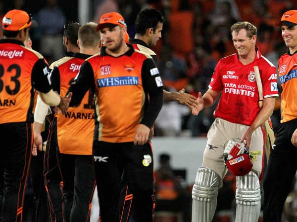 ஒரே அணி...