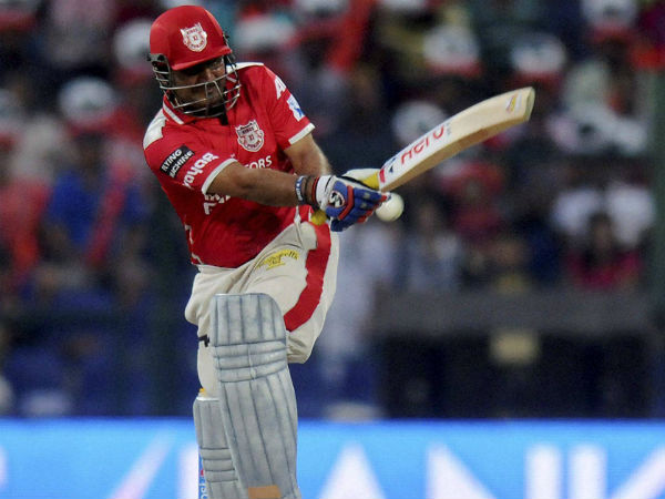 அடுத்தடுத்து சரிந்த விக்கெட்கள்