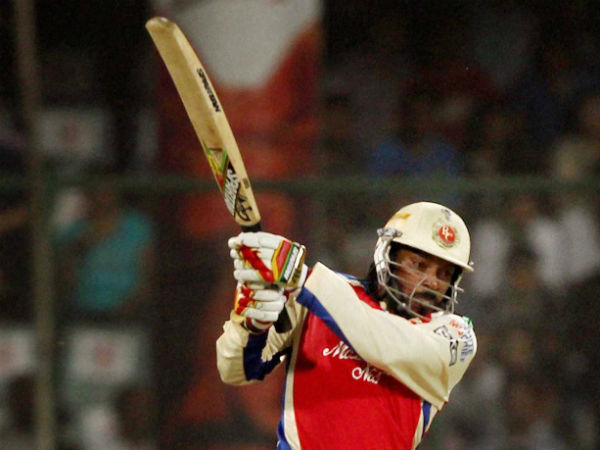 பெரிய சதம்.. கெய்ல் கையில்