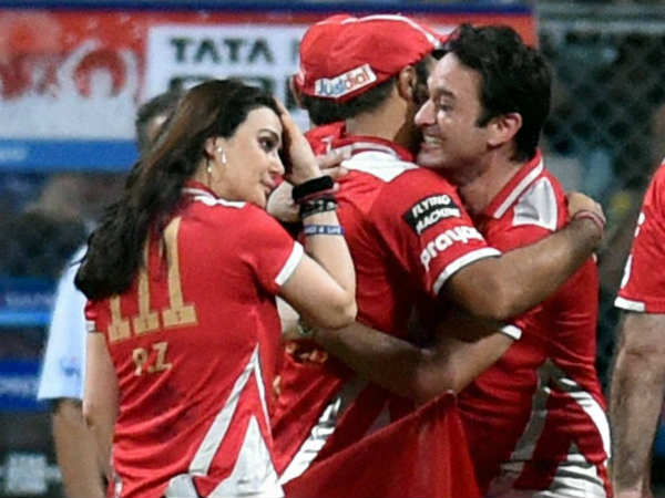 மேக்ஸ்வெல் 13 தான்