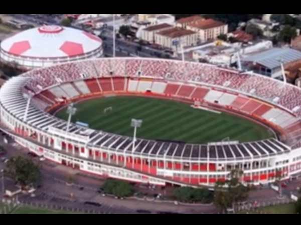 மைதானங்கள் 