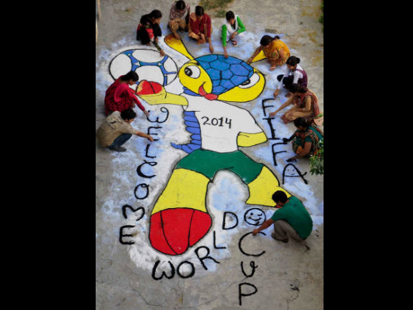 வரைந்து தள்ளுகிறார்கள்