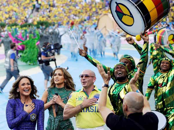 கிறங்கிய ரசிகர்கள்