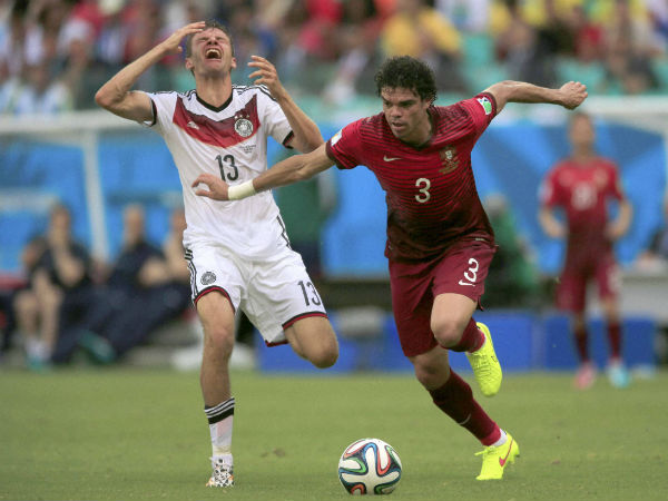 முகத்தில் குத்து