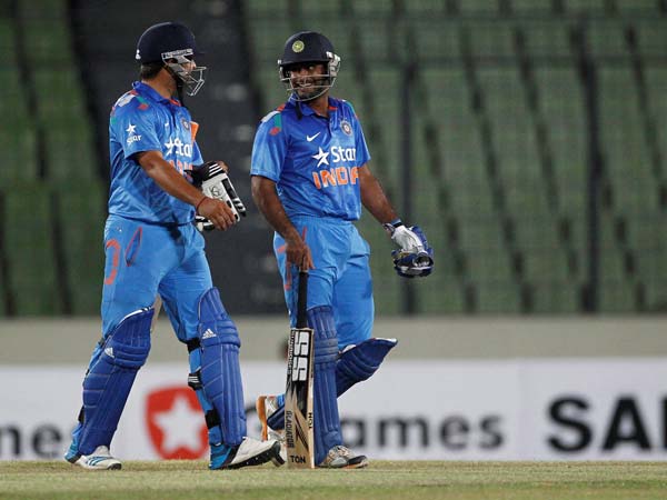 சரிந்த விக்கெட்டுகள்