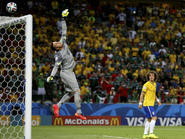 சீசர் மட்டும் சளைத்தவரா..