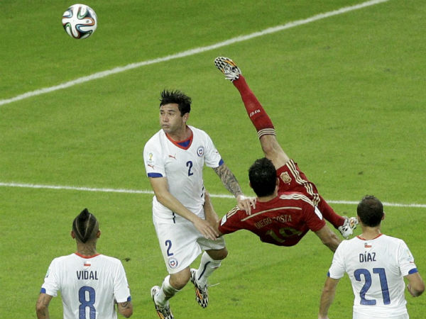 வந்த பந்தை வாங்கிக் கட்டிக் கொண்ட கேஸில்லாஸ்