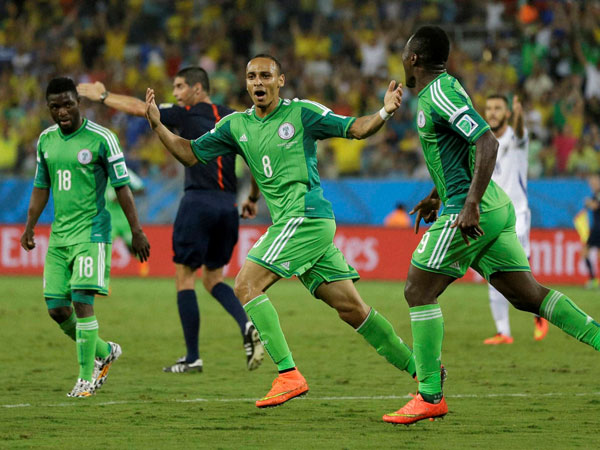 4 புள்ளிகளுடன்