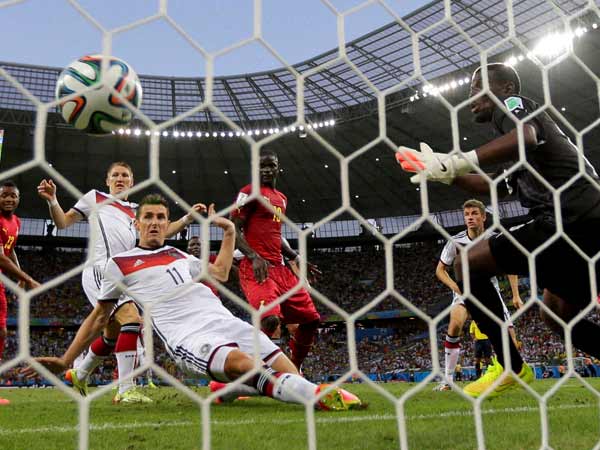 முதலில் சமன்.. பின்னர் சாதனை