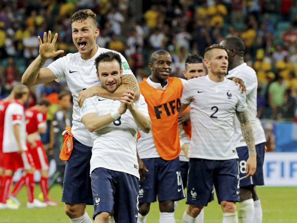 நள்ளிரவில் இரண்டு