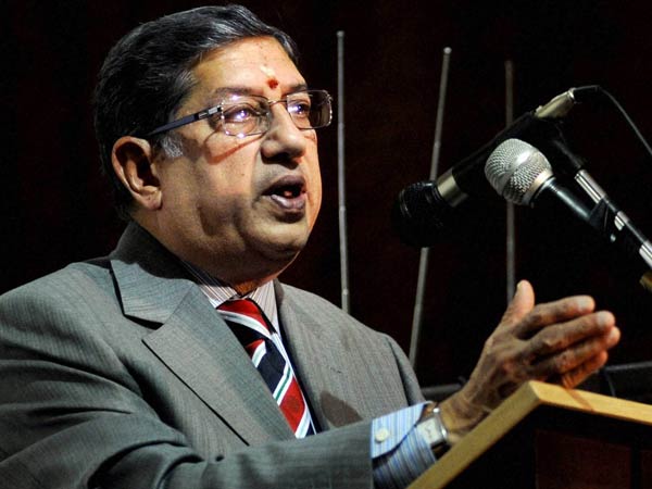 புகார் பின்னணியில்