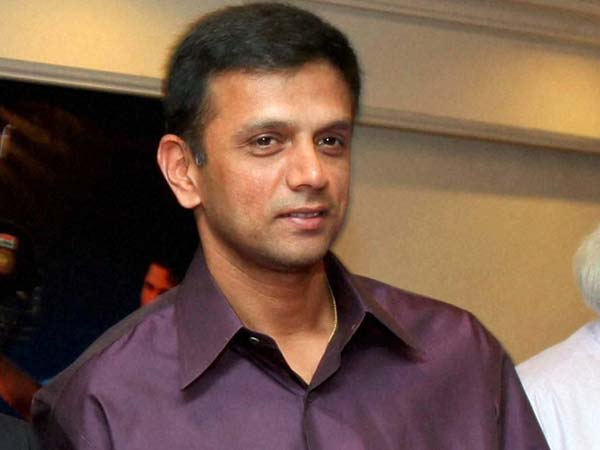 இங்கிலாந்து தொடரில் 461 ரன்கள் குவிப்பு