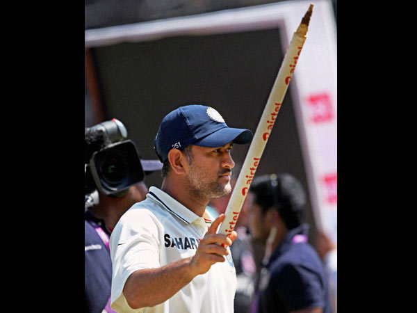 ஸ்டம்புகளுக்குத் தனி ரூம்