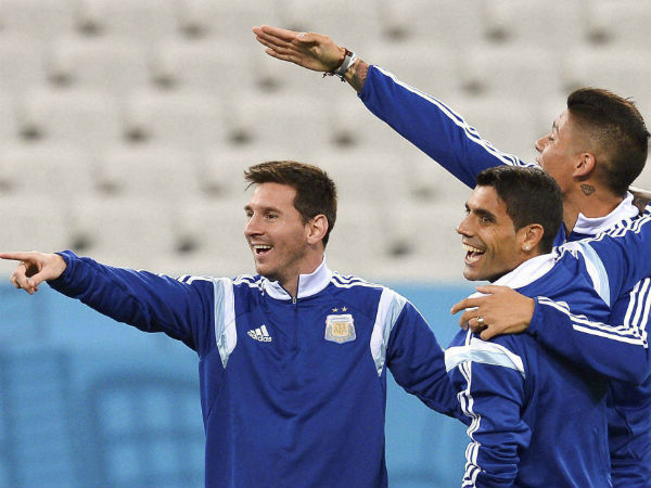 தோல்வியை காணாத அணிகள்