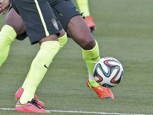 தீவைத்த ரசிகர்கள்