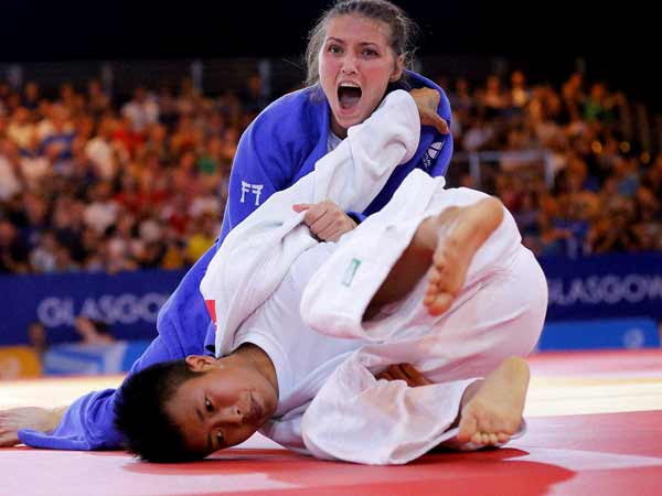 இங்கிலாந்துக்கு முதலிடம் 