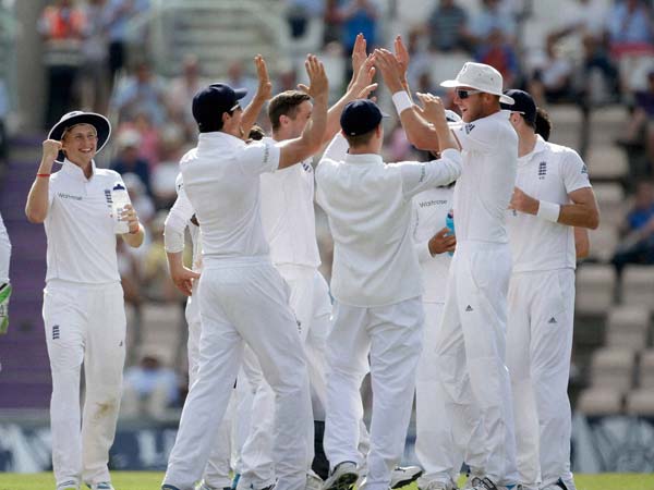 கையில் இருப்பது 6 விக்கெட்தான்