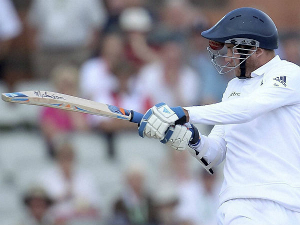 ஸ்டூவர்ட் பிராட் முதல் அடி