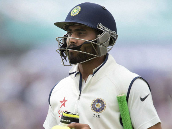 ஒரே மாதிரி அவுட் ஆகிறார்கள்