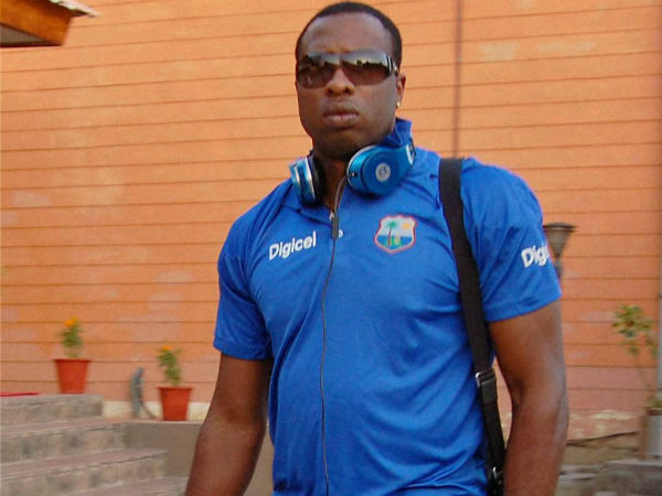 தூது செல்ல விரும்பும் கிரெனடா பிரதமர்