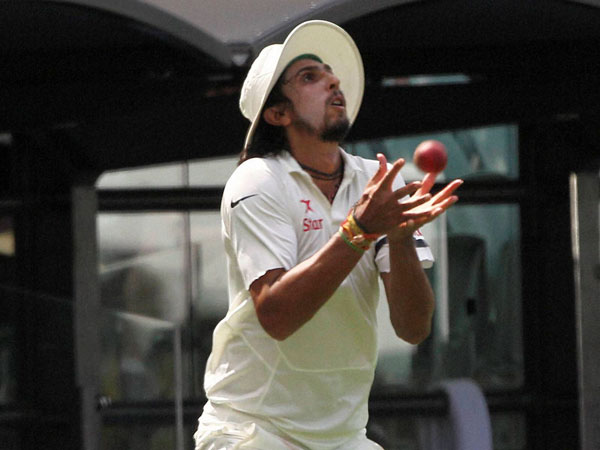 இஷாந்த் சிறப்பான தொடக்கம்