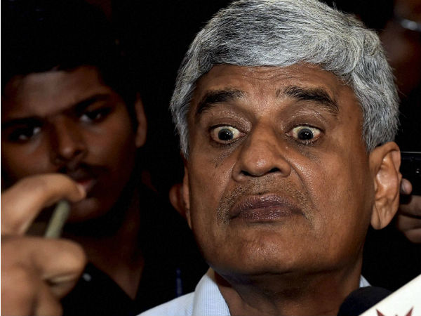 கட்டுப்பாடு போட முடியாது