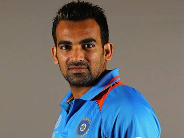 விக்கெட்டுகளை அள்ளிய ஜாகீர்