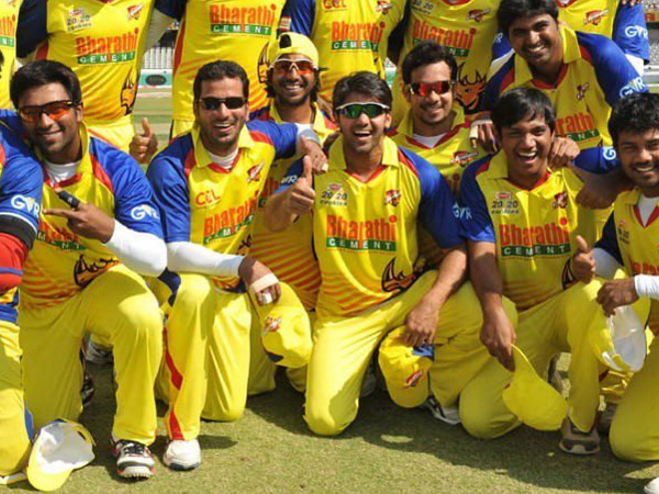 சென்னை அணி வீரர்கள்