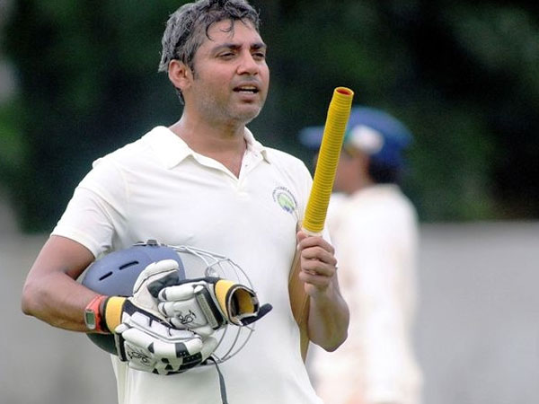 ஆஸியை வெளுத்த அஜய் ஜடேஜா