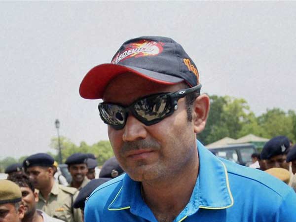 ஷேவாக்குக்கு புகழாரம்