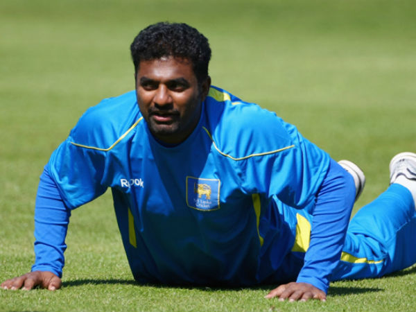 முரளிதரனுக்கு மூச்சு முட்டியது